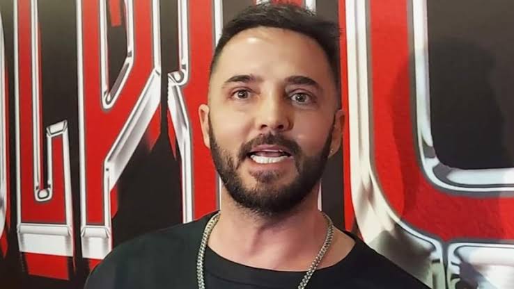 Ünlü Şarkıcı Gökhan Özen Nişanlandı! Tektaş Paylaşımı Olay Oldu images 1 5 - Marmara Bölge Gazetesi