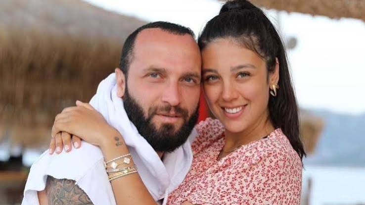 Ünlü isimlerin sosyal medya paylaşımları magazin dünyasında gündem olmaya devam