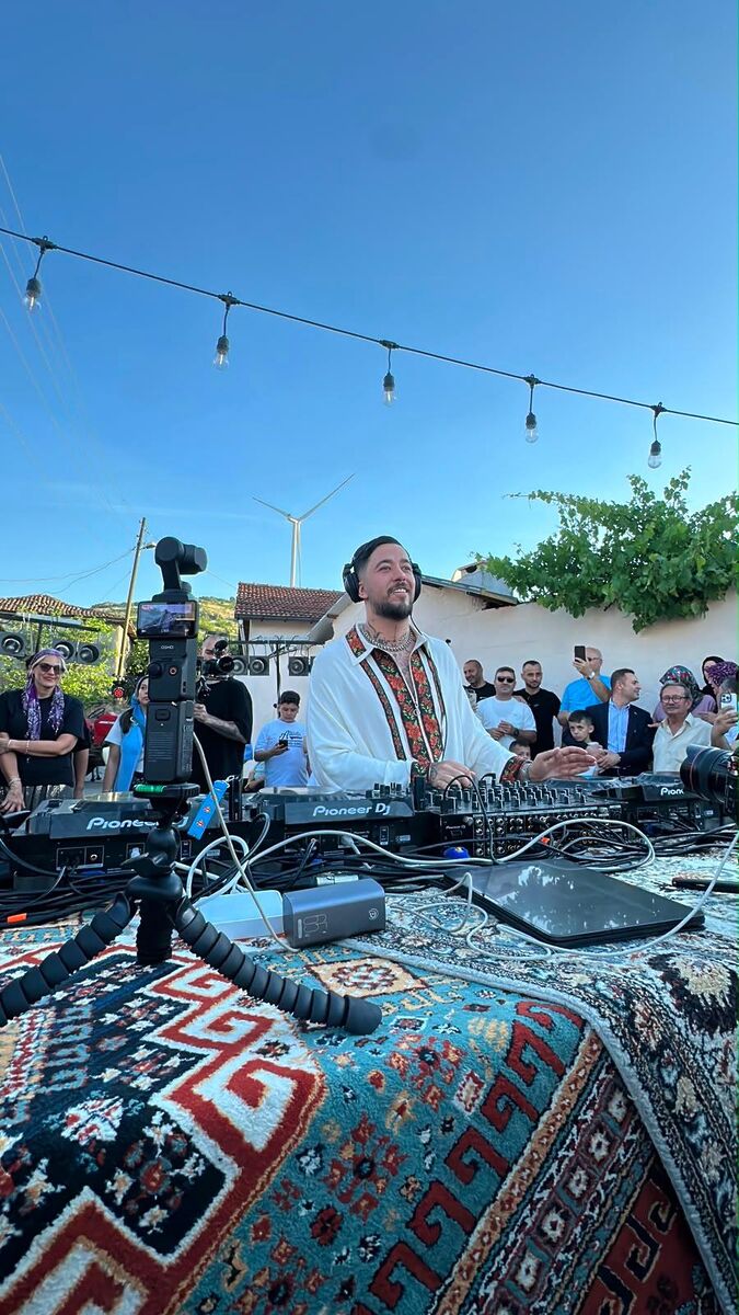Ünlü DJ Mahmut Orhan'dan Memleketi Balıkesir’de Köy Konseri mahmut orhan 1 - Marmara Bölge Gazetesi