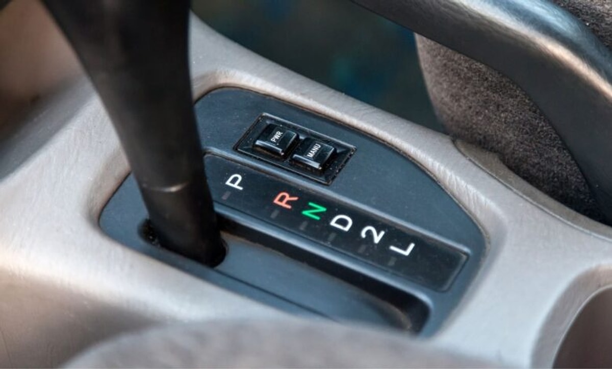 Sürücülerin Çoğu Bu Detayı Bilmiyor! Otomatik Vitesteki “L” Modunun Gerçek İşlevi Ortaya Çıktı s 011b516009d000b890775caead7467c434ec6dde - Marmara Bölge Gazetesi