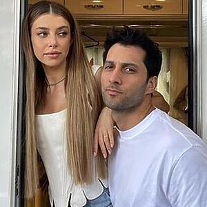 Gamze Erçel ve Caner Yıldırım çifti, romantik paylaşımlarıyla ikinci bebeklerini