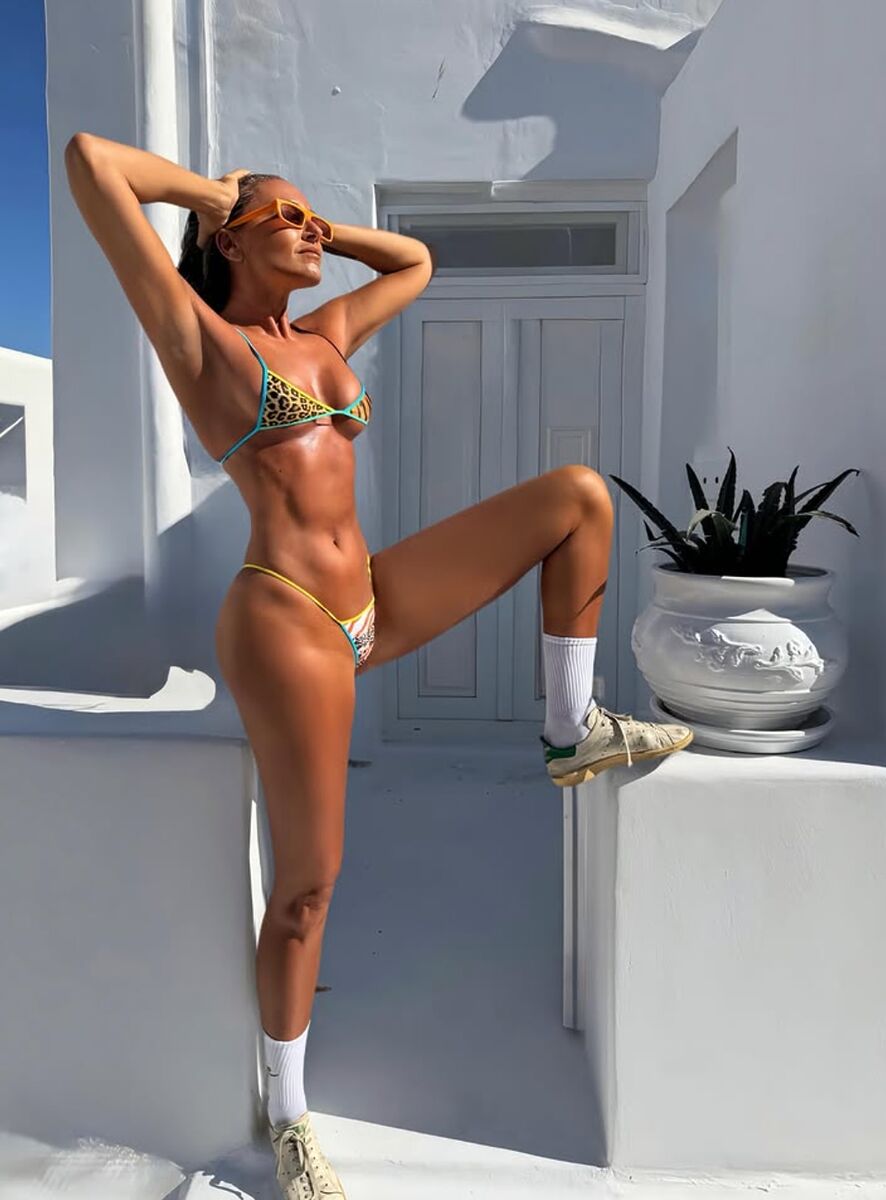 Eda Taşpınar’dan Bikinili Spor Paylaşımı s bfb550153377aa5db4de016d08c5bb0833efb433 - Marmara Bölge Gazetesi