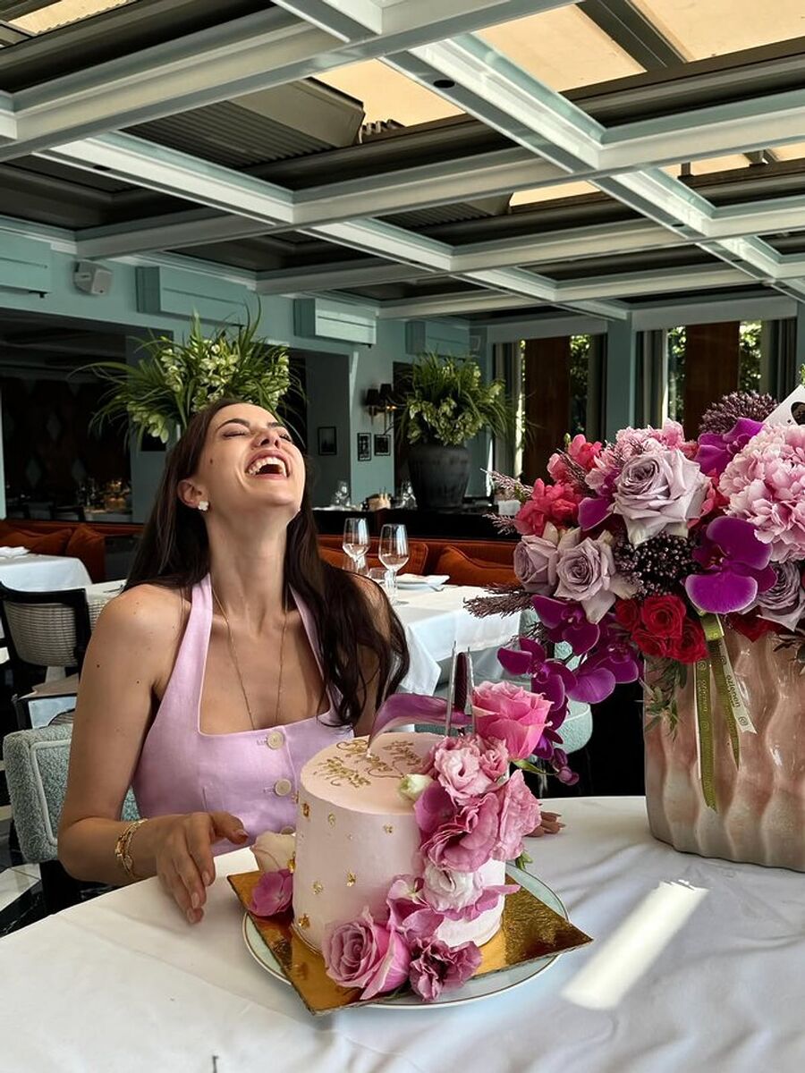 Fahriye Evcen’in Doğum Günü Kutlaması Gündem Oldu s c9e93c1fc4e55d7a526af63b5b970d39c4fbf543 - Marmara Bölge Gazetesi