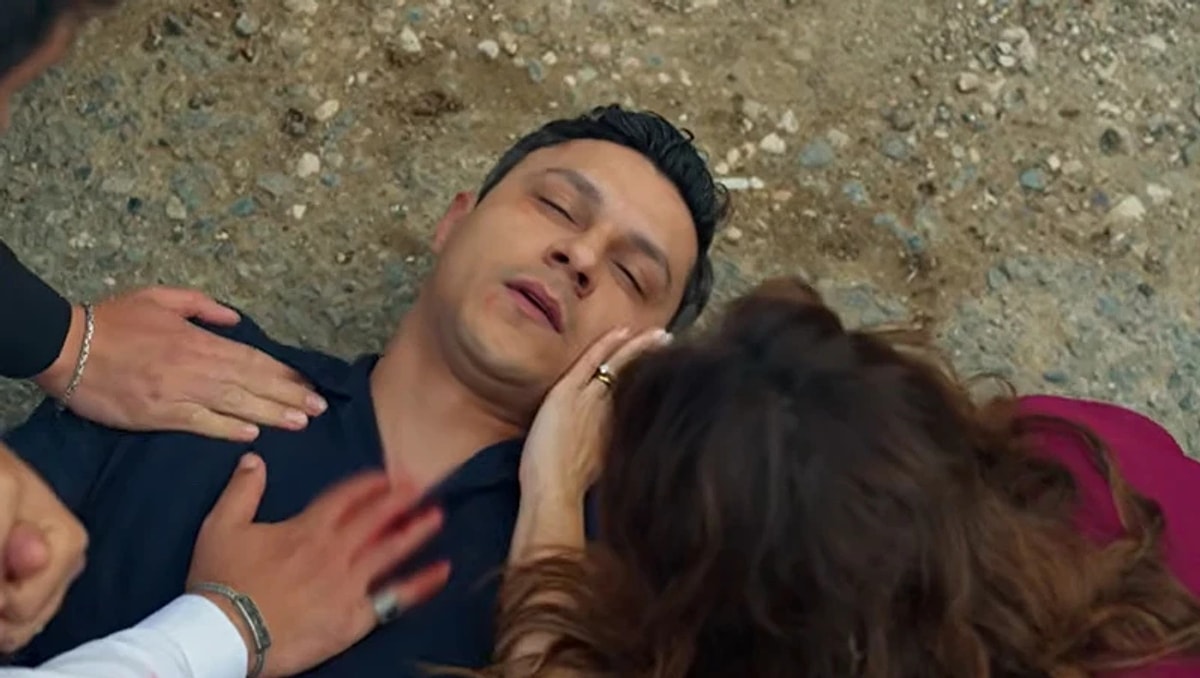 Sezon finaliyle ekranlara kısa bir ara veren sevilen dizi Uzak