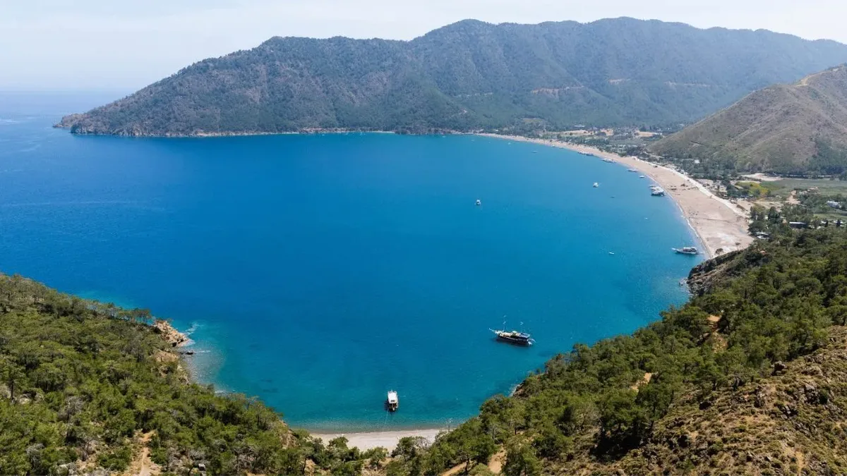 Yaz aylarında popüler tatil bölgelerindeki yoğunluktan kaçmak isteyenler için Türkiye’nin