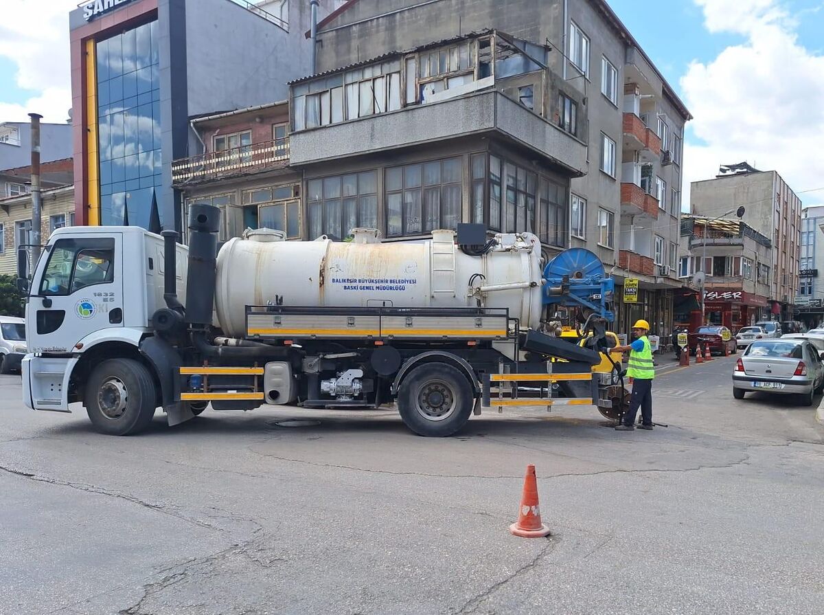 Balıkesir’de beklenen sağanak yağışlar öncesinde BASKİ ekipleri, sel ve su