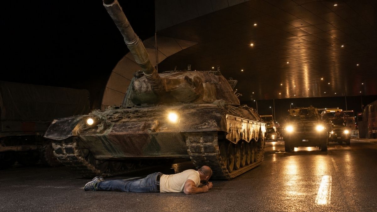 15 Temmuz Gecesi Hafızalara Kazınan Fotoğraflar ve Unutulmayan Hikâyeler 15 TEMMUZ 3 - Marmara Bölge Gazetesi