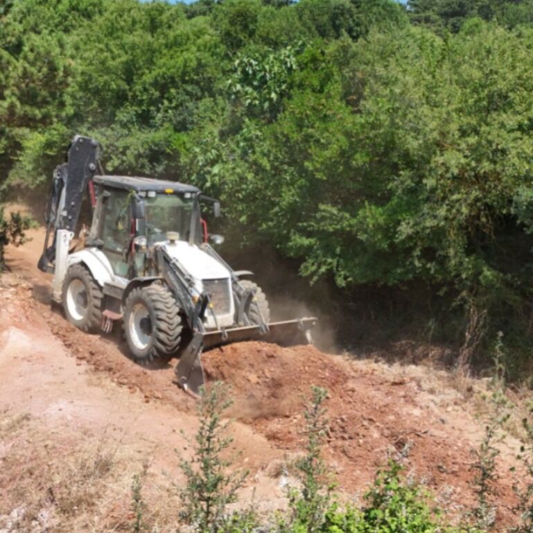 Balya’da 3 Bin 250 Metrelik Arazi Yolu Baştan Sona Yenilendi 1d78b576 8c84 434b b567 a285cc54def2 e1785080130653 - Marmara Bölge Gazetesi