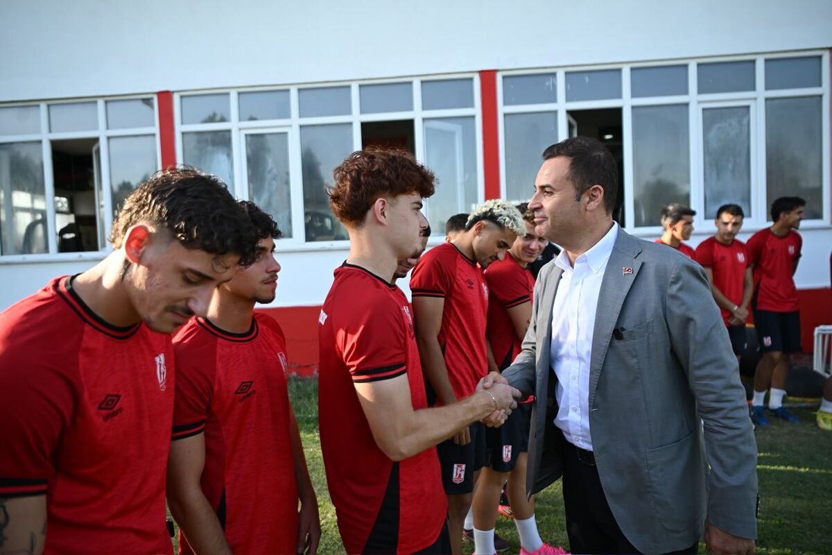 Balıkesirspor’a Baklavalı Destek 3110a53d 0a01 4331 bb69 6517569659a5 - Marmara Bölge Gazetesi