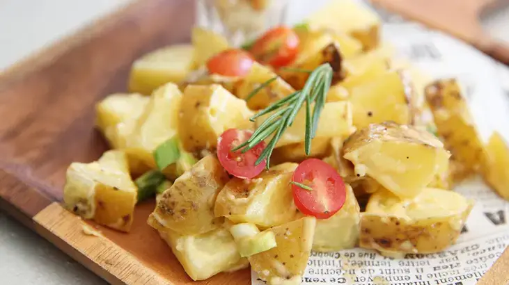 Patates Salatasının Lezzet Sırrı Ortaya Çıktı! 6a4cde5ed043e11f6c7a6ab8 - Marmara Bölge Gazetesi