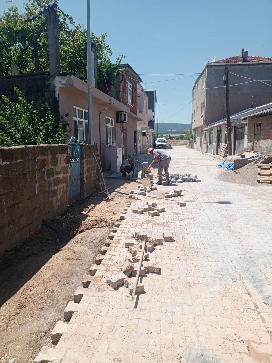 Gönen'de Hizmet Seferberliği! Belediye Ekipleri Sahada 737091428 1493895122780520 6141924454389534669 n - Marmara Bölge Gazetesi