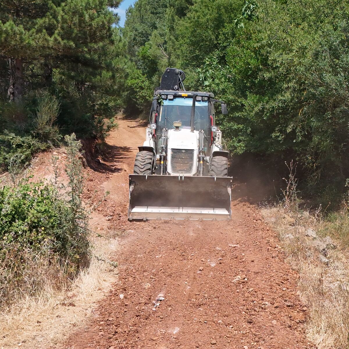 Balya Belediyesi, Doğanlar Mahallesi’nde toplam 3 bin 250 metre uzunluğundaki