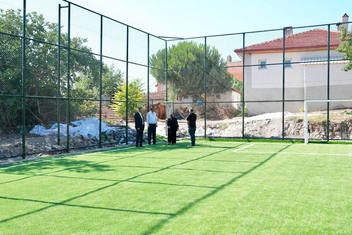 Balıkesir’in Bir Mahallesi Daha Halı Sahaya Kavuşuyor 741857340 1337961148508965 8140845964507435664 n - Marmara Bölge Gazetesi