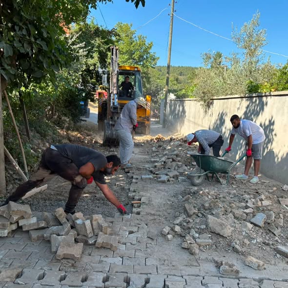 Bigadiç Belediyesi, ilçe genelinde araç ve yaya trafiğini daha güvenli