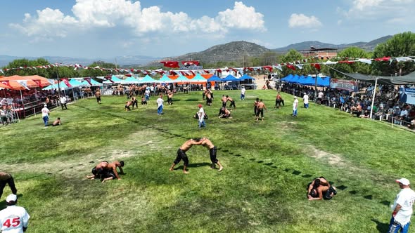Burhaniye'de Yağlı Güreş Heyecanı Başlıyor 745715656 1504822348350795 1368935911008959976 n - Marmara Bölge Gazetesi