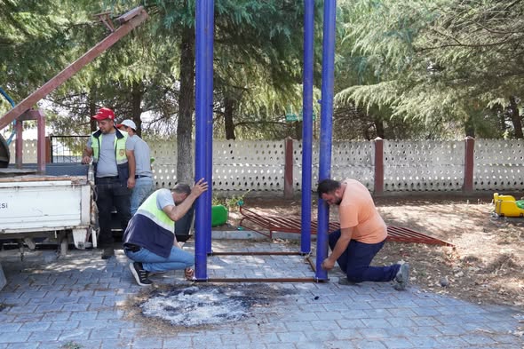 Susurluk Belediye Başkanı Hakan Yıldırım Semizel, güne saha ziyaretleriyle başlayarak
