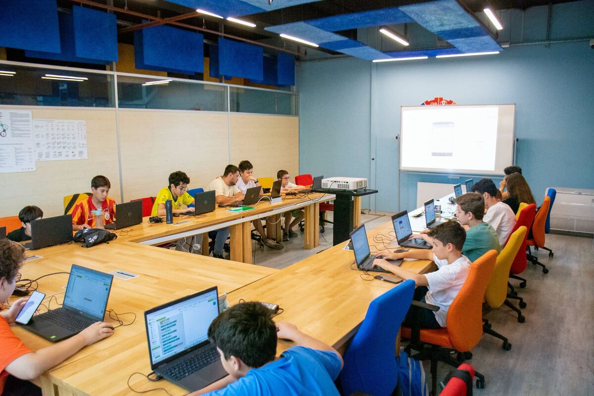 Balıkesir’de Gençlerin Yeni Buluşma Noktası: Yaz Kulüpleri 752838823 1324614486490815 7292906147907483011 n - Marmara Bölge Gazetesi