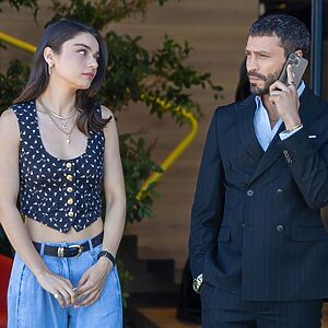 Show TV ekranlarında izleyiciyle buluşan Muhtemel Aşk dizisinin merakla beklenen