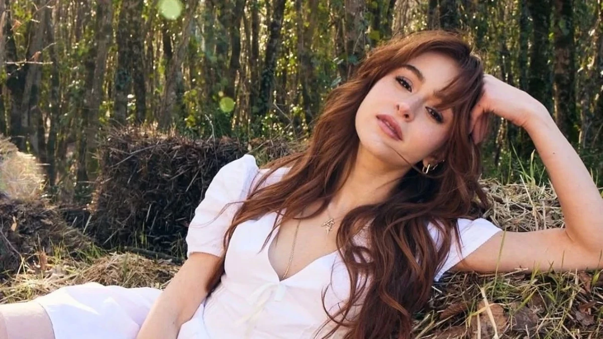 +18 Sahneleriyle Gündeme Gelen Asena Keskinci Tesettüre Girdi Asena Keskinci 1 1 - Marmara Bölge Gazetesi