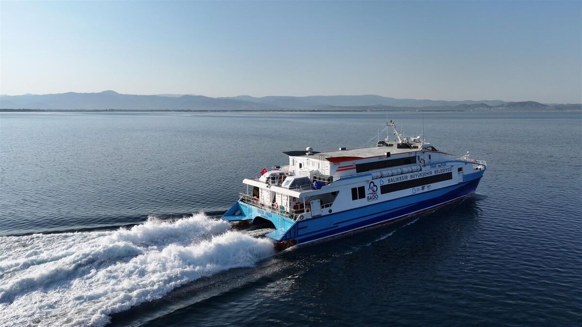 Balıkesir Büyükşehir Belediyesi tarafından hizmete alınan BADO Akçay-Midilli deniz otobüsü