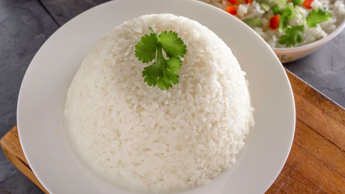 Pirinç pilavını tane tane yapmak isteyenler için mutfakta uygulanabilecek pratik
