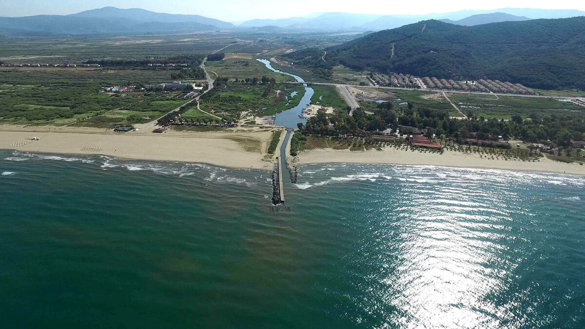 Efes’in Yanındaki Bu Sahili Gören Dönmek İstemiyor PAMUCAK SAHILI 4 - Marmara Bölge Gazetesi