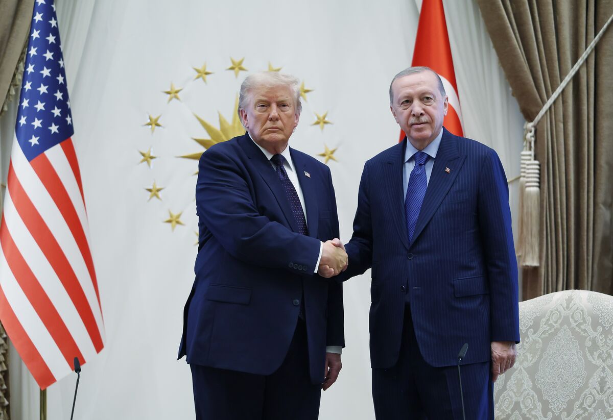 Yunan Gazetelerinden Çarpıcı Erdoğan Manşeti: "Trump Sultana Boyun Eğdi, F-35'lerin Kapısını Açtı" TRUMP ERDOGAN 4 - Marmara Bölge Gazetesi