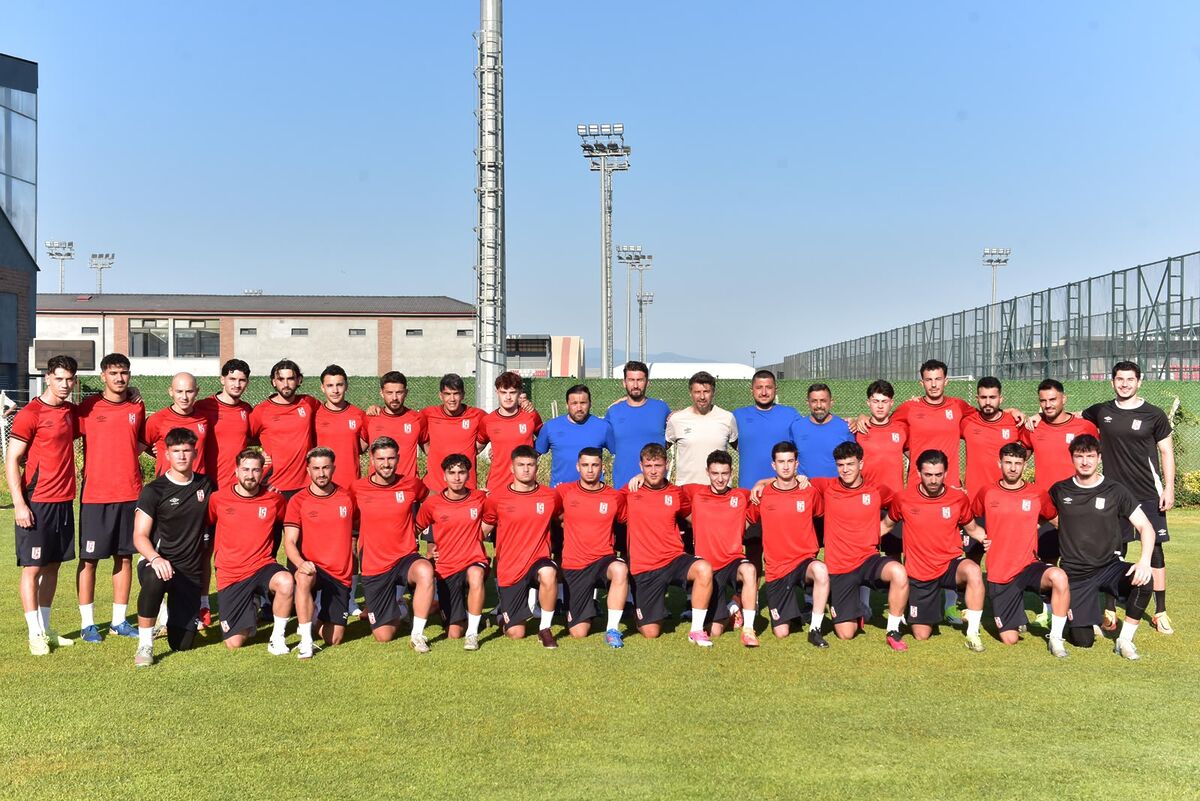 Balıkesirspor, 2026-2027 futbol sezonu hazırlıklarına kulüp tesislerinde gerçekleştirilen sezon açılış