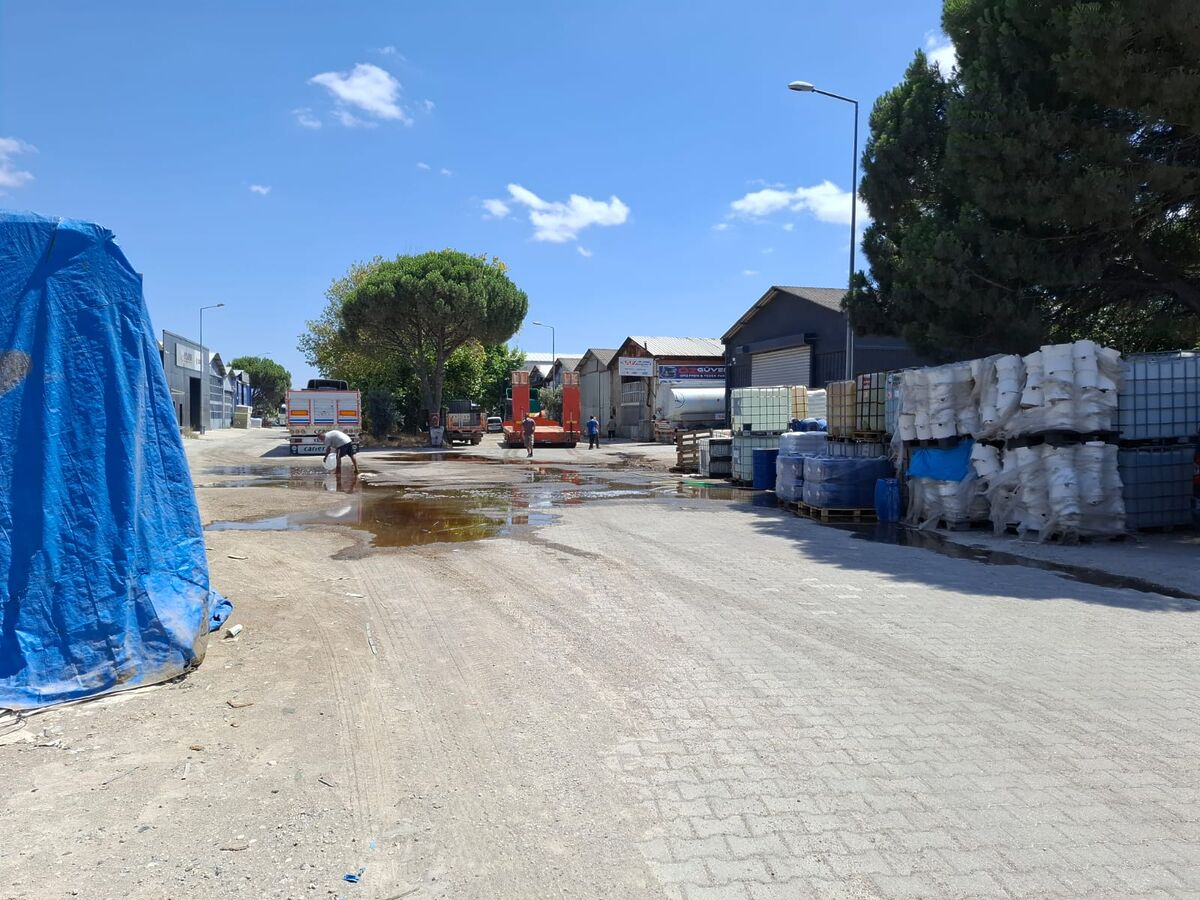 Karesi’de Kimyasal Madde Yola Döküldü WhatsApp Image 2026 07 23 at 15.01.55 - Marmara Bölge Gazetesi