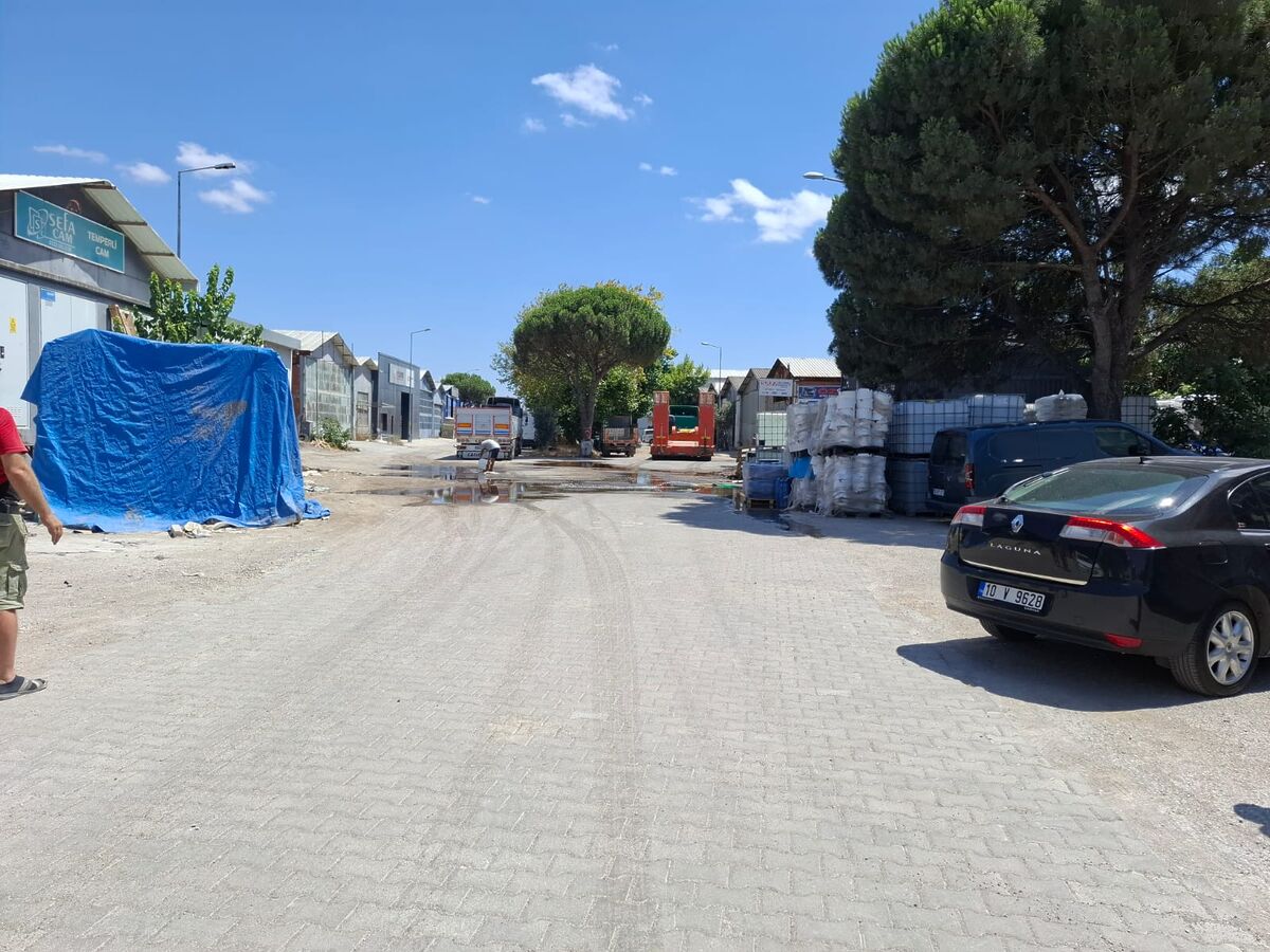 Karesi’de Kimyasal Madde Yola Döküldü WhatsApp Image 2026 07 23 at 15.01.56 1 - Marmara Bölge Gazetesi
