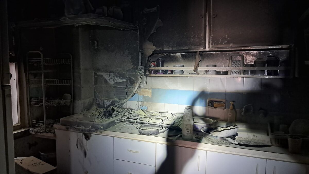 Karesi ilçesi Dumlupınar Mahallesi’nde bir apartmanın dördüncü katında çıkan yangın,