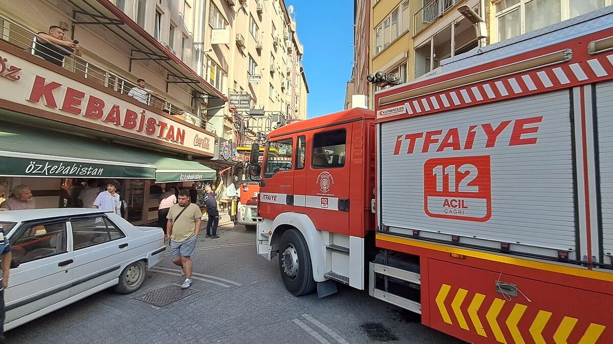 Karesi’de Apartman Yangını! WhatsApp Image 2026 07 27 at 20.58.38 - Marmara Bölge Gazetesi
