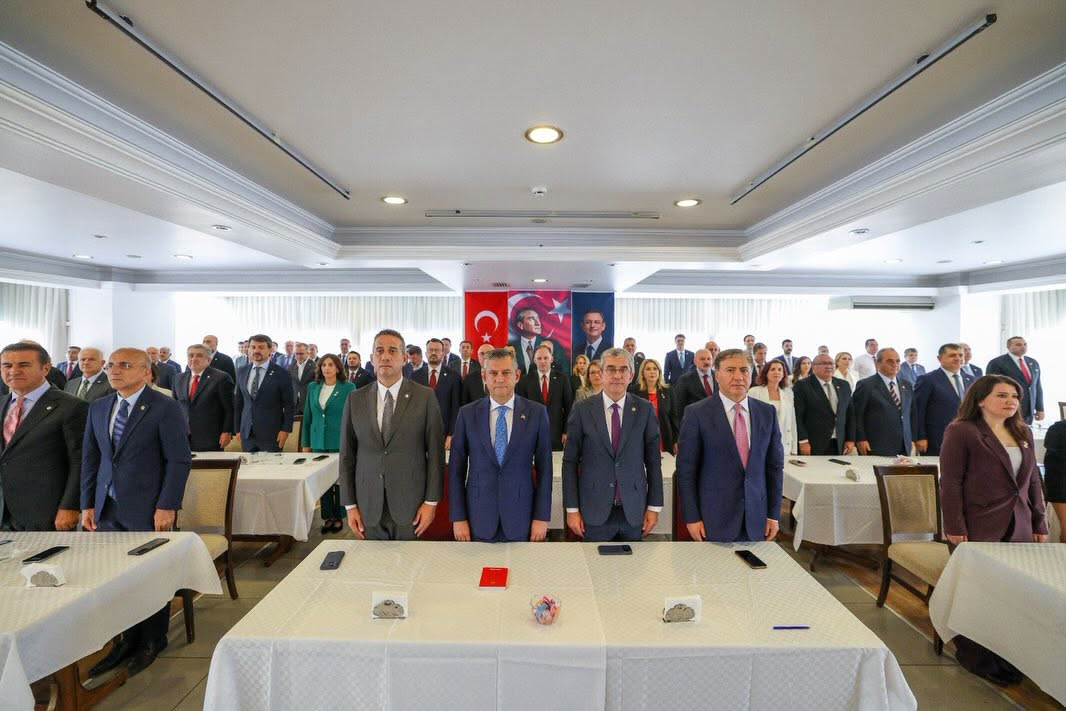 YENİ Parti Kurucular Kurulu’nun ilk toplantısında partinin 80 kişilik Parti