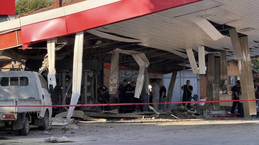 Tır Benzinliğin İçine Daldı aw748797 15 - Marmara Bölge Gazetesi