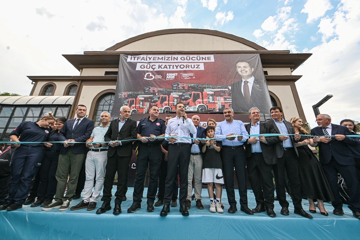 Balıkesir İtfaiyesine 53 Araçlık Dev Takviye cbd3f7d4 3c1e 44ae 9e99 5a26ebd4701b - Marmara Bölge Gazetesi
