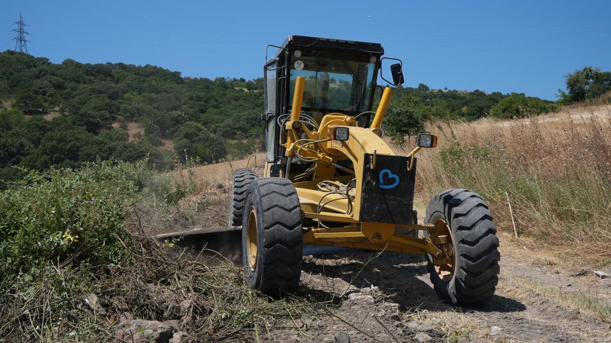 20 İlçede Tarla Yolları Yenileniyor e3b88e05 ed75 4cc2 be6a 615bdd91524b - Marmara Bölge Gazetesi