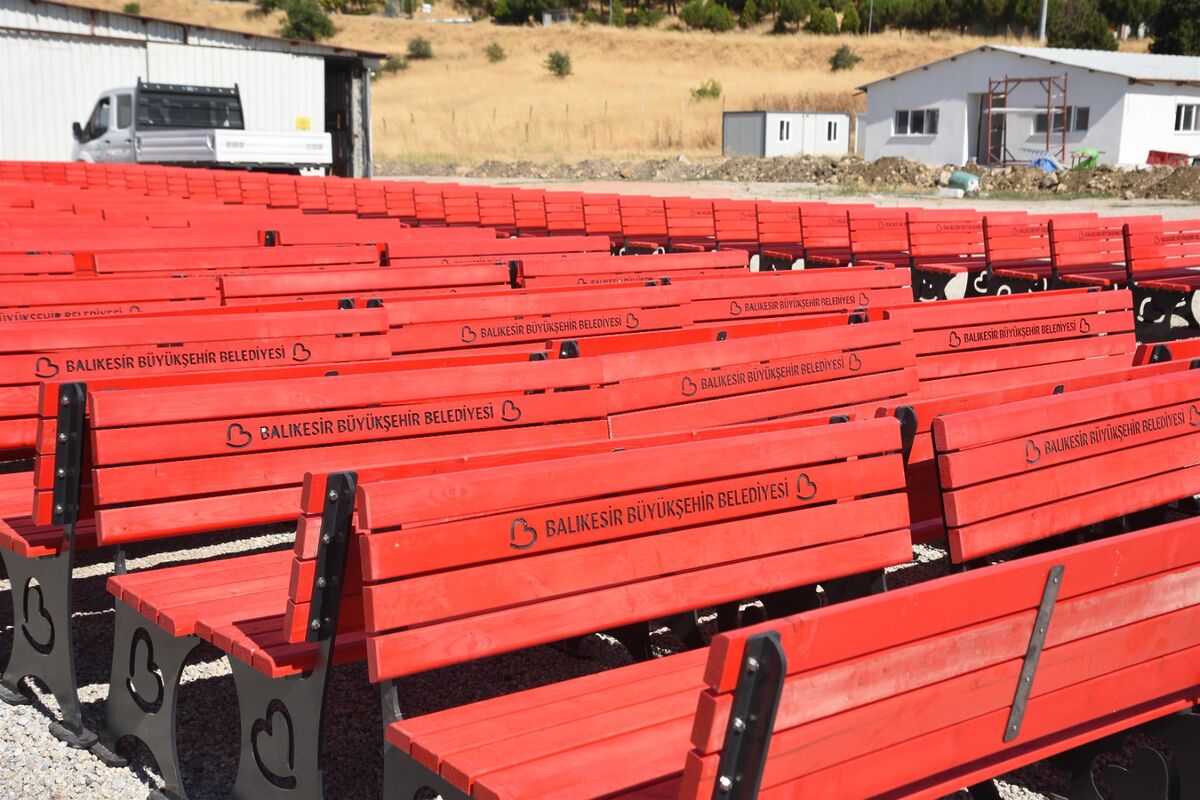 Balıkesir’de Kent Mobilyaları Artık Belediyenin Kendi Atölyesinde Üretiliyor fbb1a47b 9266 4c64 b0b7 3b16f72307b2 - Marmara Bölge Gazetesi