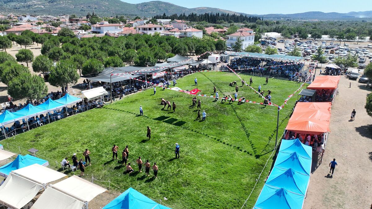 Burhaniye Belediyesi’nin ev sahipliğinde düzenlenecek 10. Burhaniye-Kızıklı Yağlı Pehlivan Güreşleri,