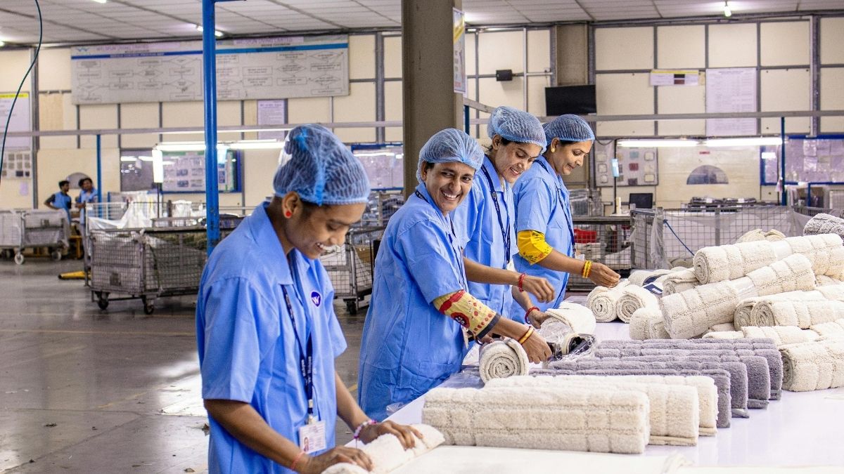 Bigadiç’te 2026 yılında üretime başlaması planlanan tekstil fabrikasında hazırlık çalışmaları