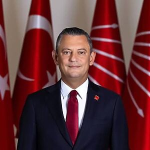 CHP’de “mutlak butlan” kararıyla başlayan yönetim tartışmaları, Türk siyasetinde yeni