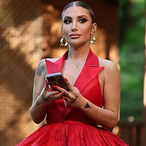 Türk pop müziğinin sevilen isimlerinden İrem Derici, bu kez ne