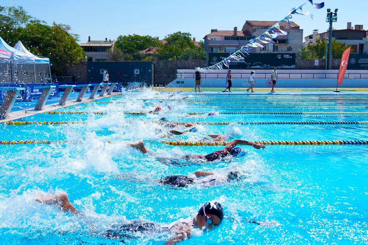 Balıkesir’de düzenlenen Triatlon Bölgesel Lig Finali ve 6 Eylül Kurtuluş